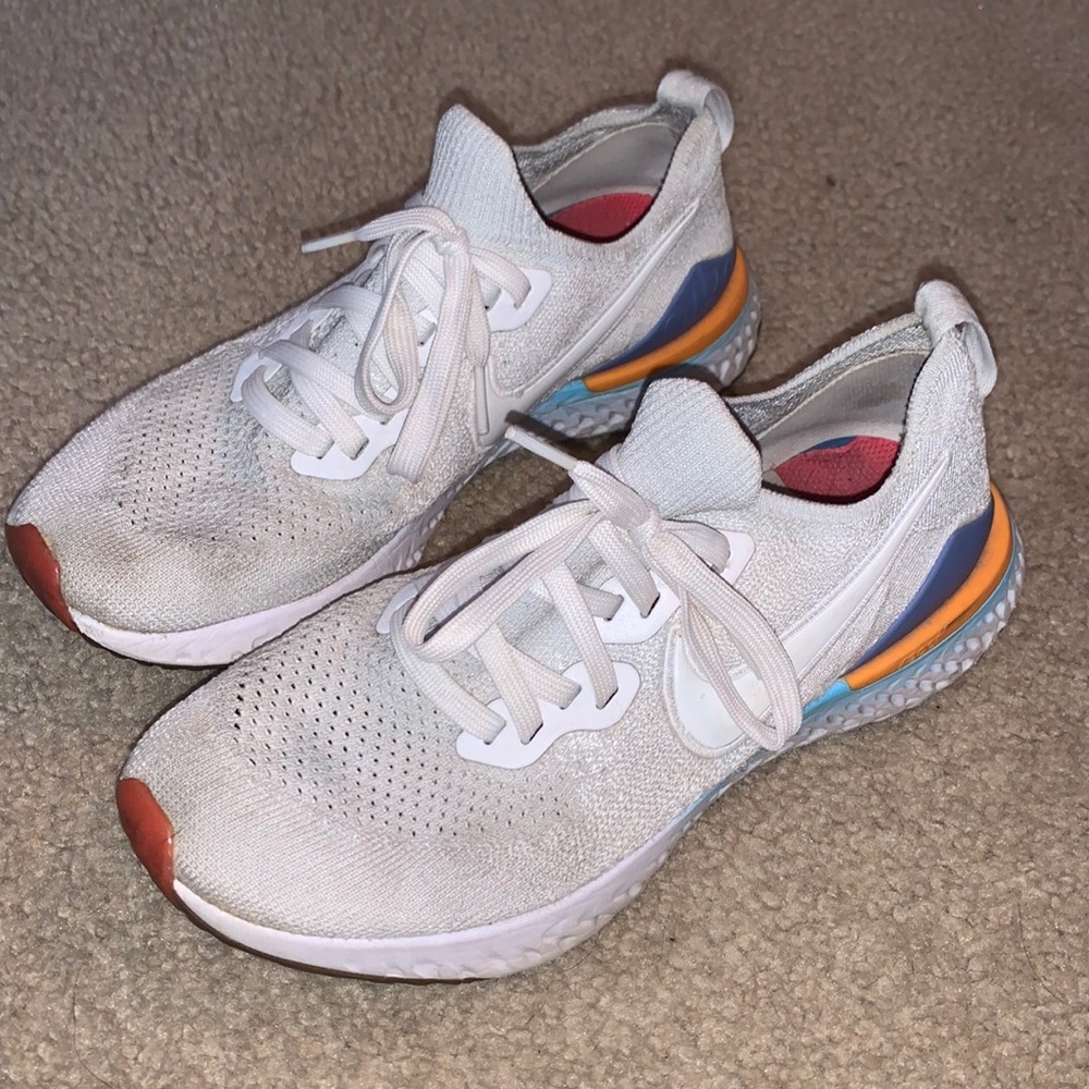 Nike flyknit white shoes with colorful heel